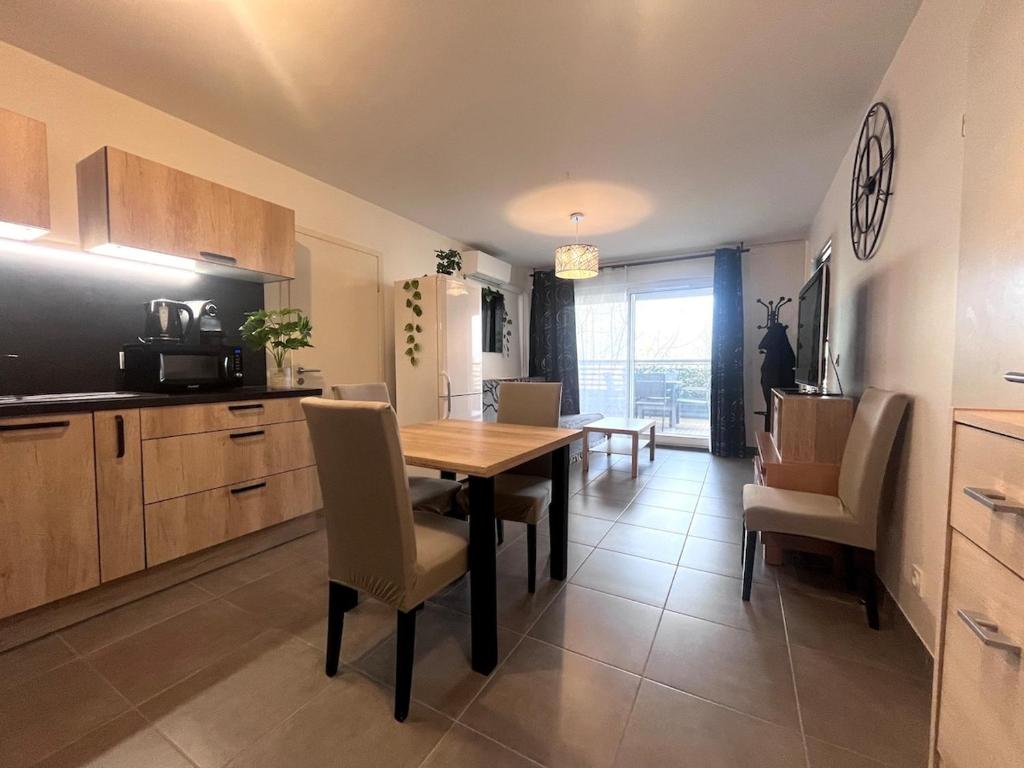 Bel appartement avec terrasse en bord de mer - 1
