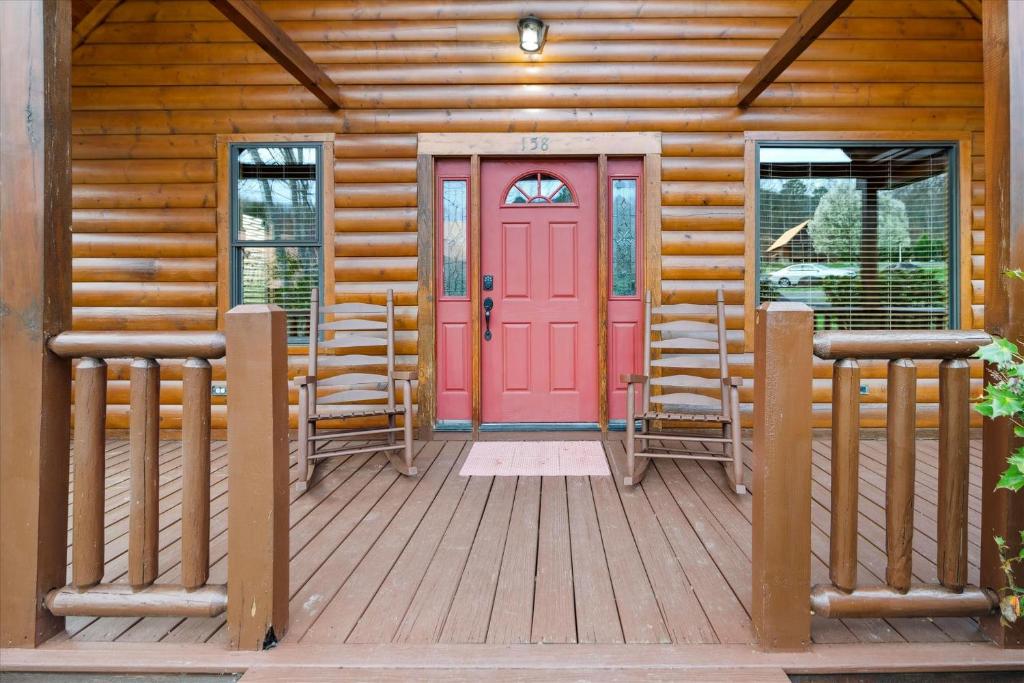 Summer Fun, Adventure And Relaxation Time!, Gatlinburg