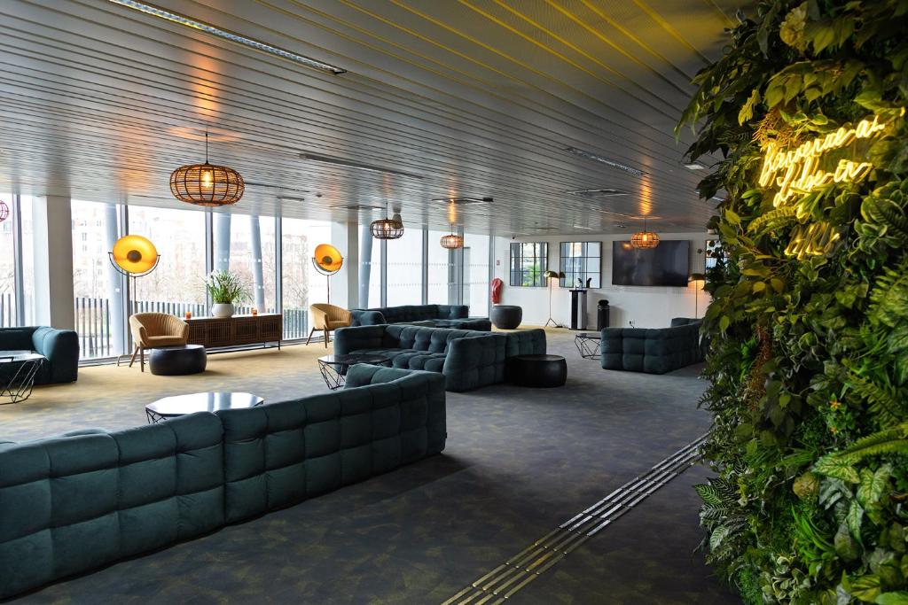 共用ラウンジ/TVエリア