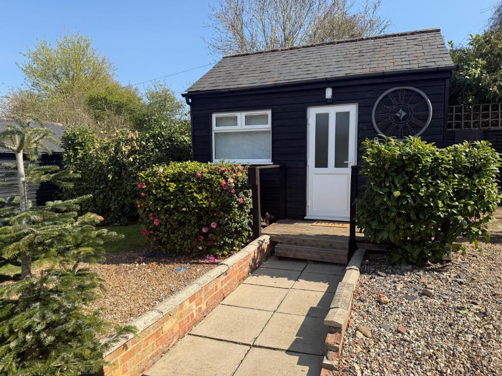 Colne cabin, Earls Colne