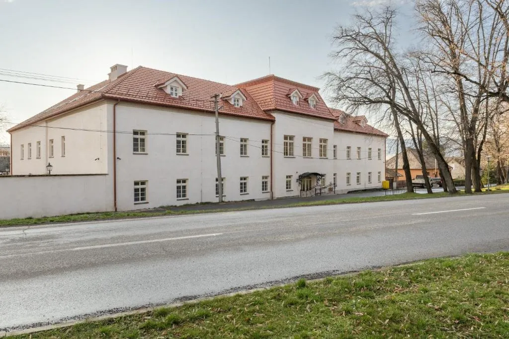 Kaštieľ Lodomeria Manor House, hotel in Lučenec