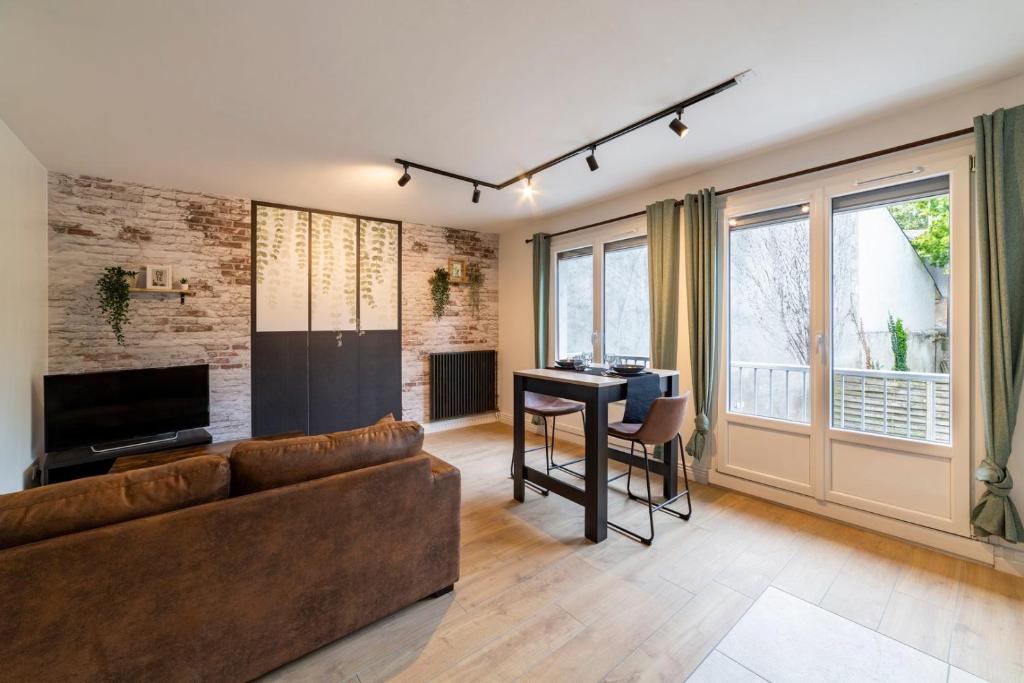 OIQIA • Clairière, Bourges