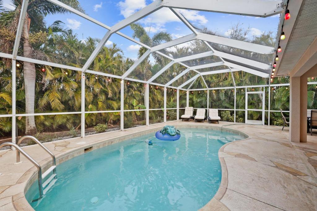 Thinking about a relaxing getaway with pool - Villa Sweet Sunshine, Cape Coral