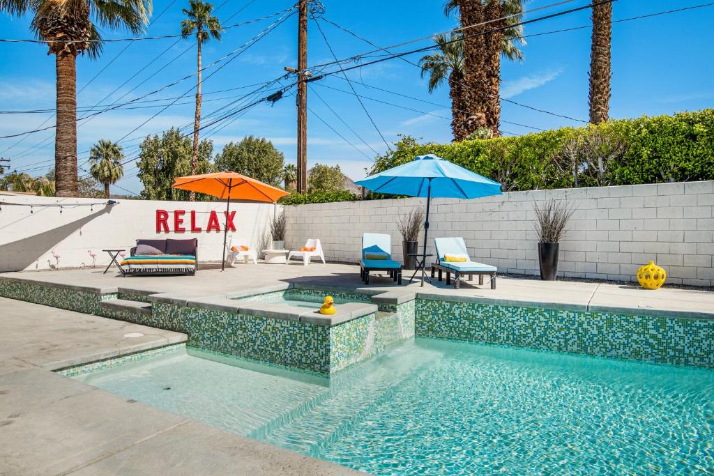 The Lucky Duck, Palm Desert