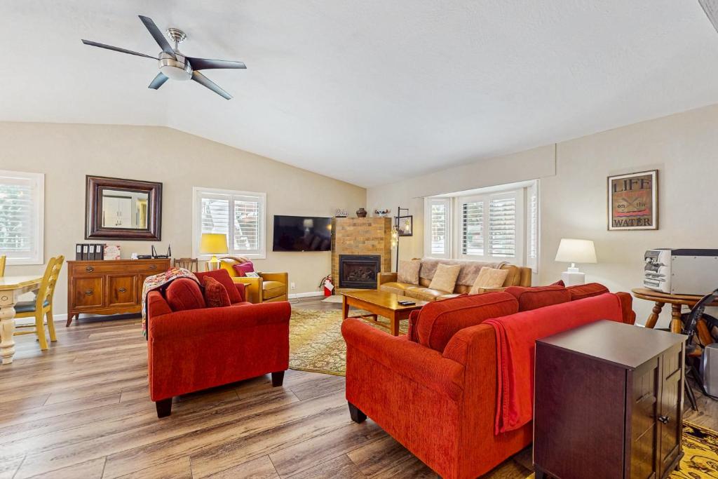 Piney Retreat, Carnelian Bay