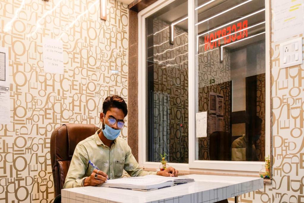 フロント・ロビー