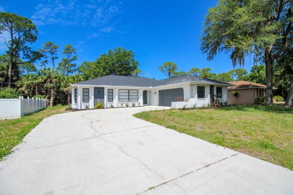 Superb 3 BR Private Pool Home In Port Charlotte - Rising Tide, Port Charlotte