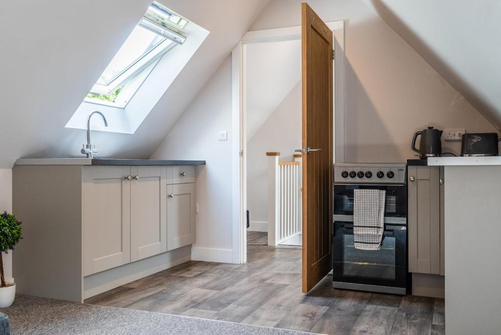 Beautiful New Apartment with Sheltered Parking photo 6