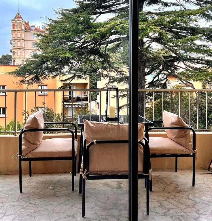 Luxury Appartment with terrace and side sea view - 3