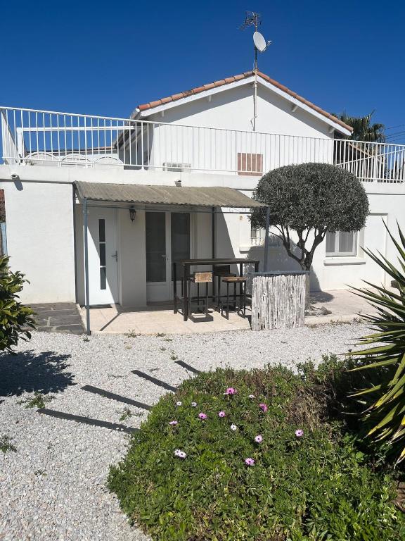 Joli appartement privé jardin à 10min des plages - 2