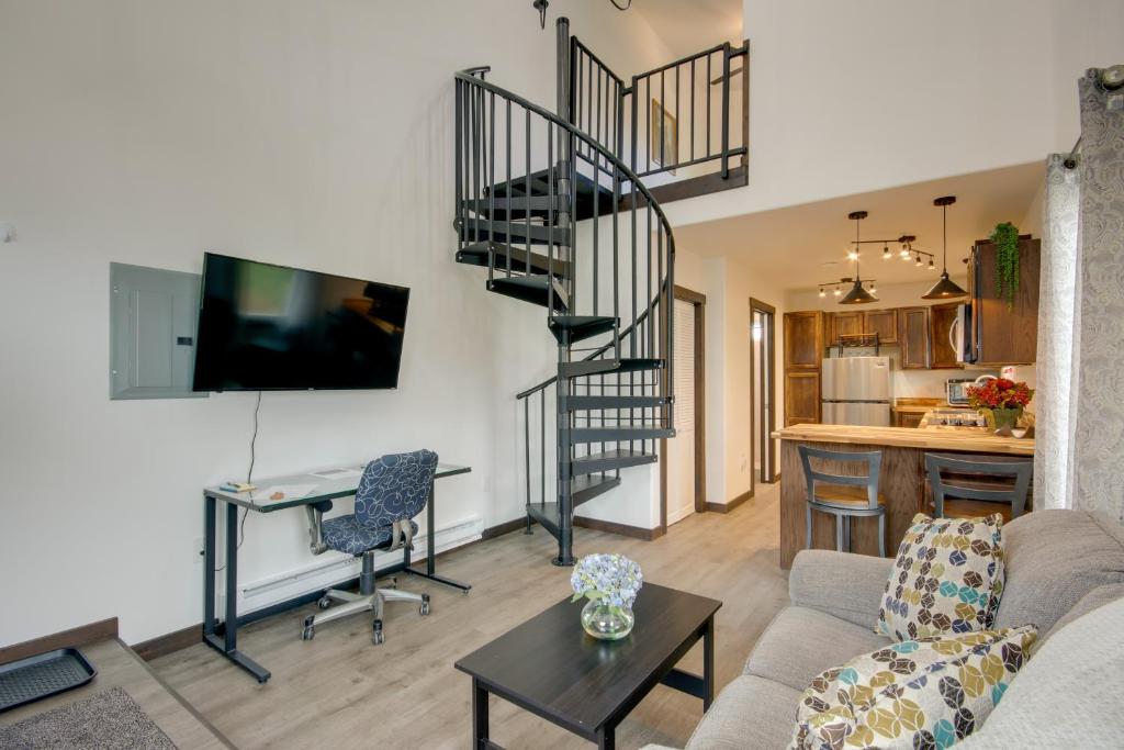 Mtn-View Gem with Grill 2 Mi to Dtwn Livingston, Livingston