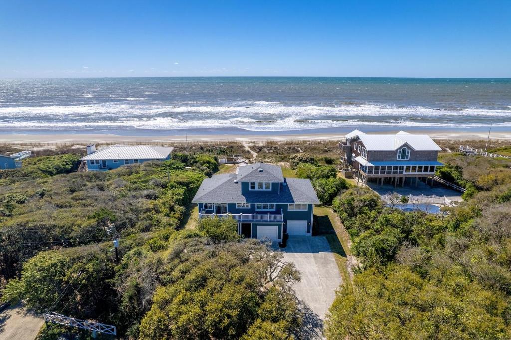 Duneside home, Pine Knoll Shores