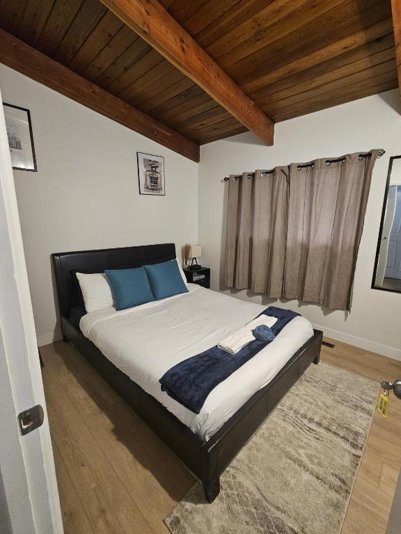 P&N Suites - Queen Room- DUBAI, Edmonton