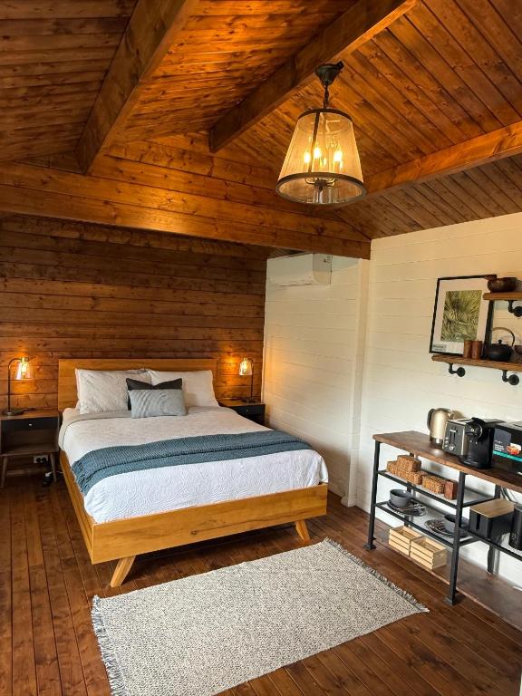 Jacaranda Cottage 5 min by Train or 7 min drive to Parramatta City, Wentworthville