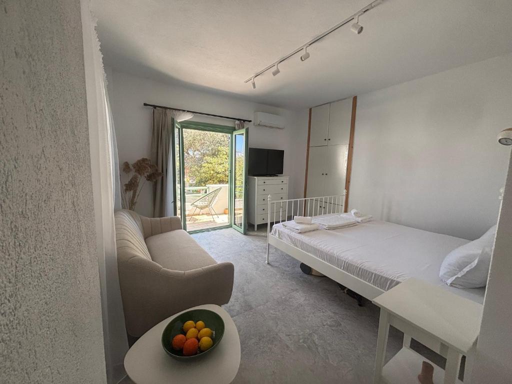 SUN and MOON, Afitos