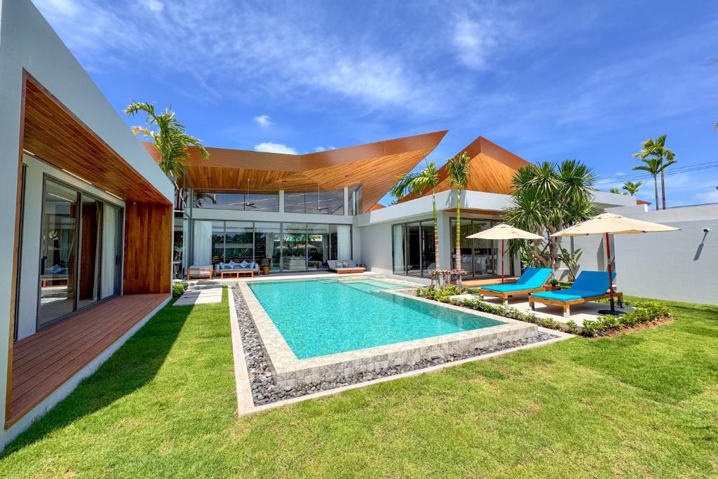 New & Exclusive! Private 4BR Zenithy Luxe Pool Villa near Laguna, Ban Pak Lak