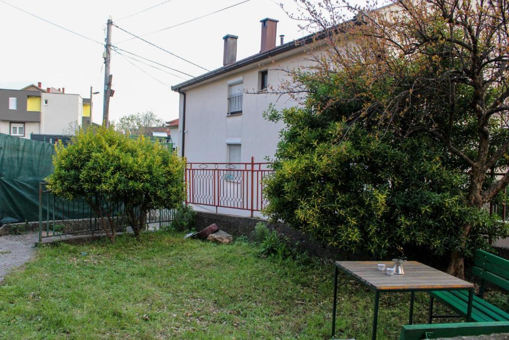 NANAs House - Entire Old House with private Yard - 4