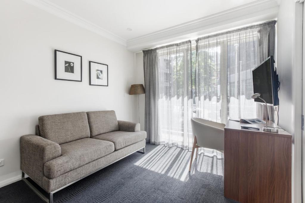 Modern Nomads Chapel Street 1BR Walk to Iconic Shopping District, Melbourne