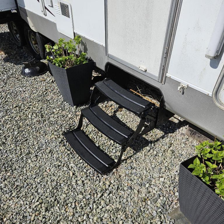 5th Wheel Trailer, Bere Ferrers photo 6