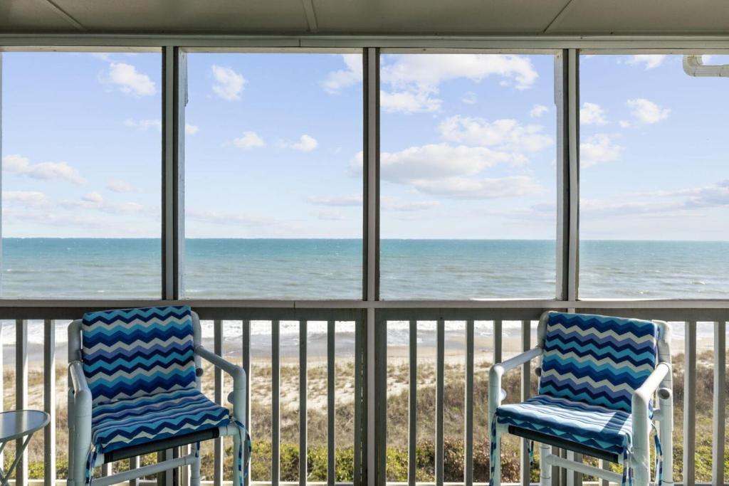Breakers C32 condo, Pine Knoll Shores