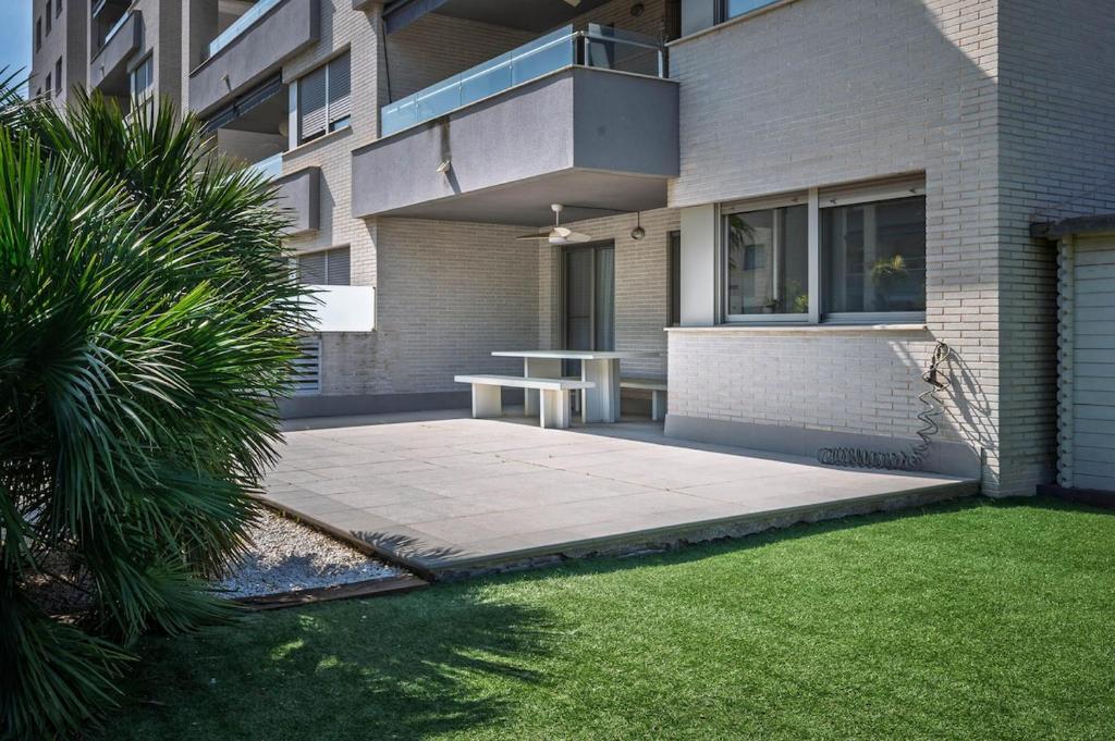 AT187 Ground floor, garden and pool near the beach, Torredembarra