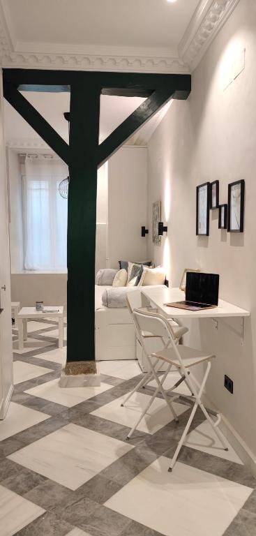 Estudio a estrenar en Huertas - 1