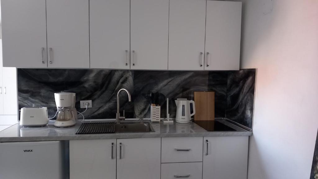 Tiny home at the castle, Skadar