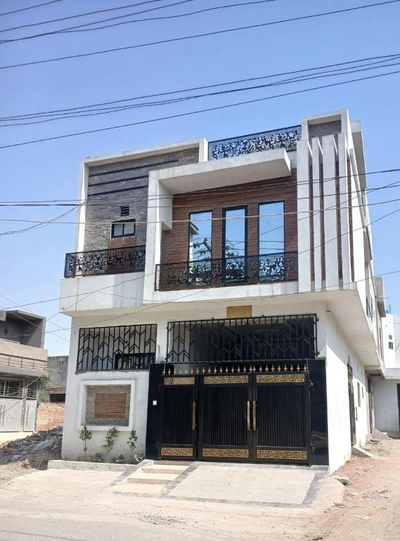 Mahr Guest House, Lahore