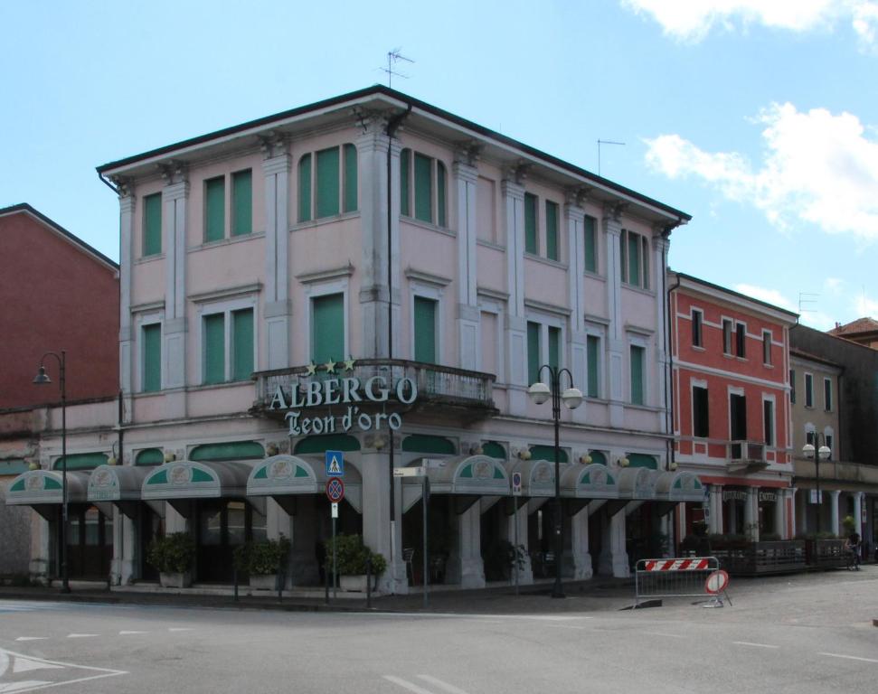 Albergo Ristorante Leon d'Oro photo