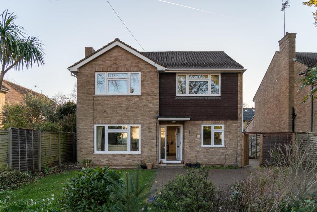 Farnborough Stay, Farnborough