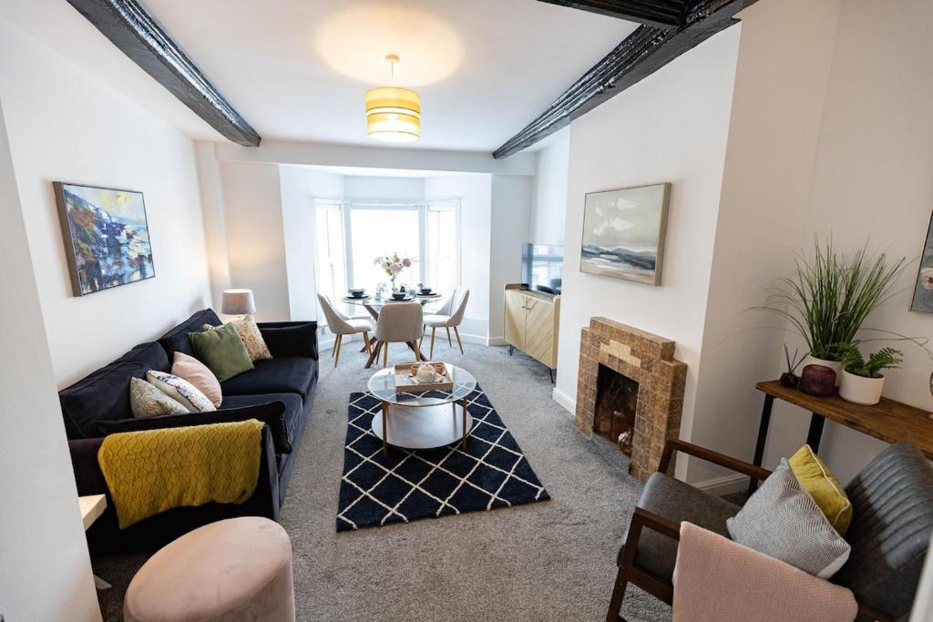 Brandon Apartment in Town Centre with parking, Brandon