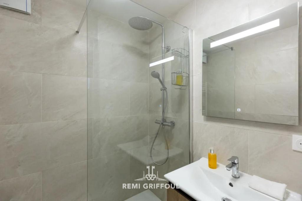 Le Séjour Honfleurais 3 Duplex with Local Charm City Center 4 Guests - 5
