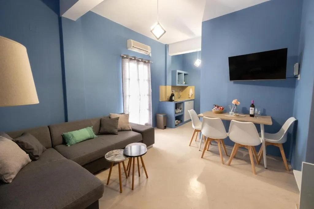 Sunday's Apartments, hotel en Perissa