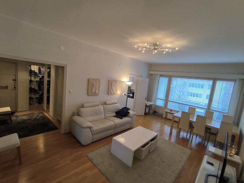 Spacious and bright apartment for 4, Helsinky