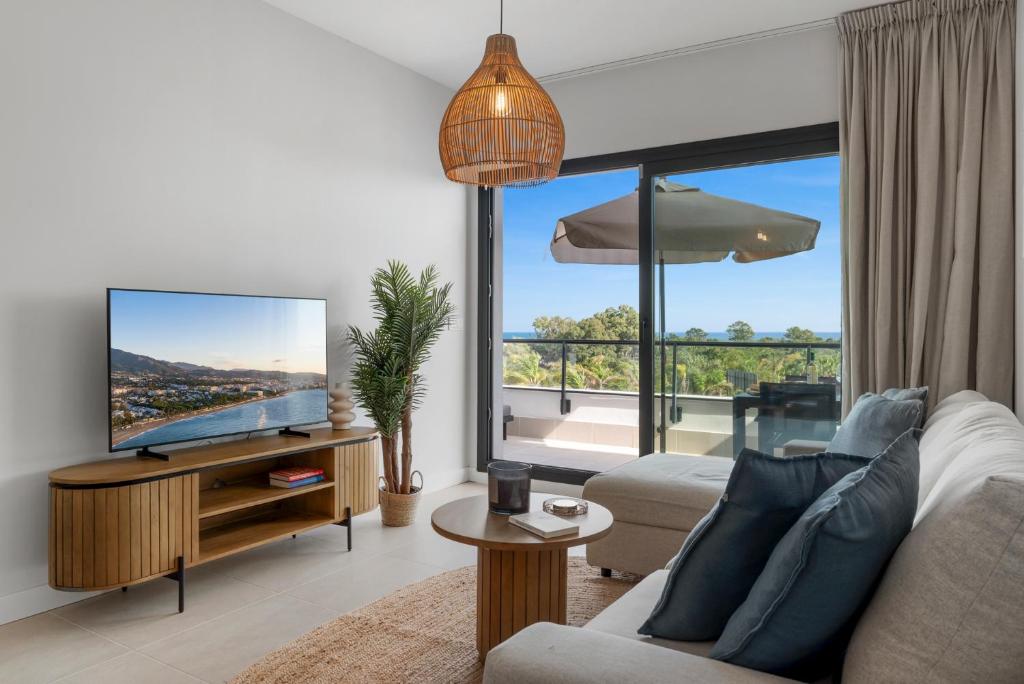 Top Floor Seaview Apartment - 1