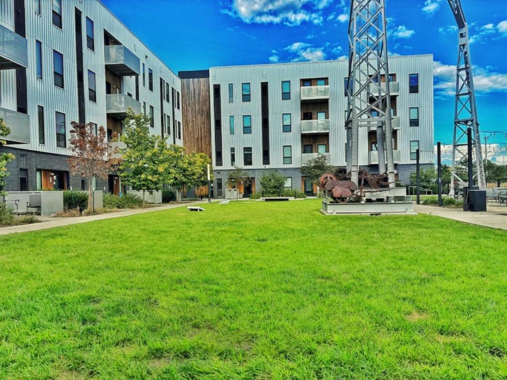 Cobalt Cove (132), Des Moines