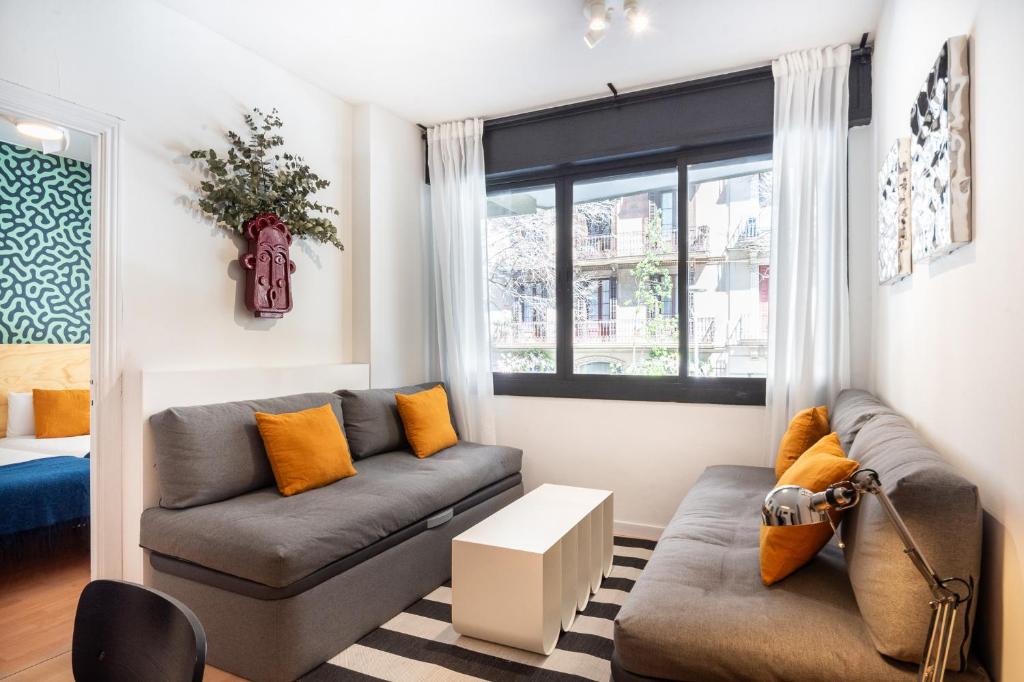Spacious & Comfortable Apartment in Barcelona City Center - 2