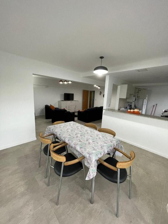 Departamento en Victoria con pileta para maximo 6 pasajeros - 2