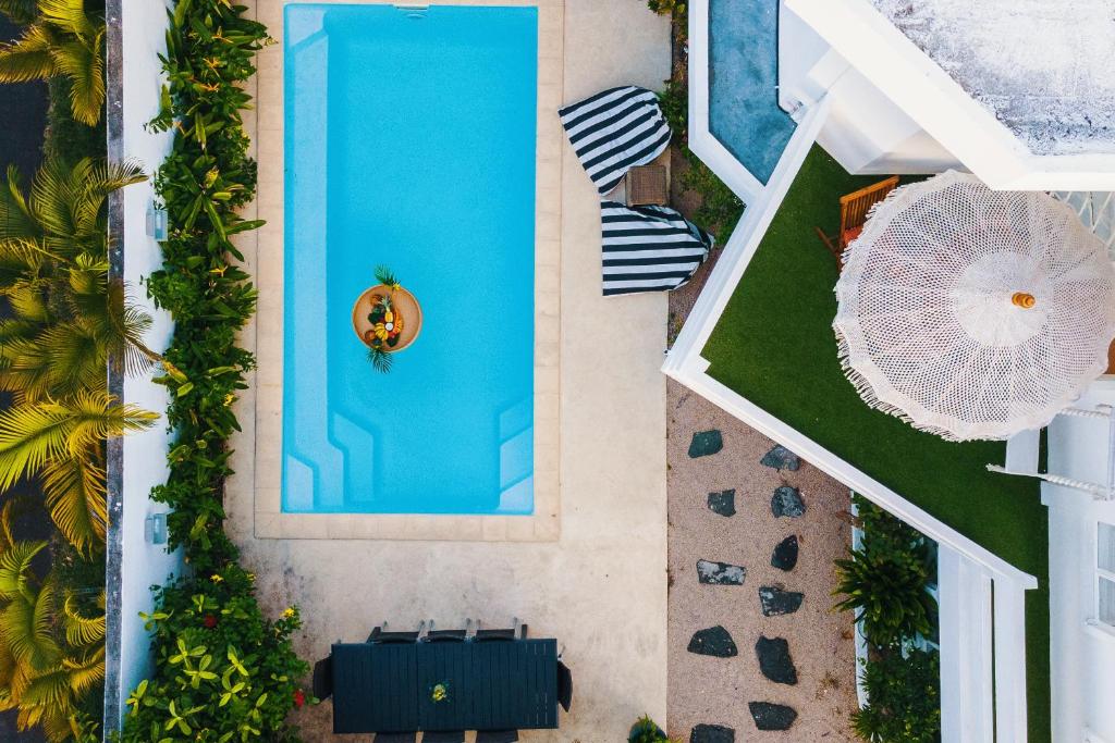 Coco Beach I - Seaside Home , Pool , Beach at 200 meters, Pointe aux Cannoniers