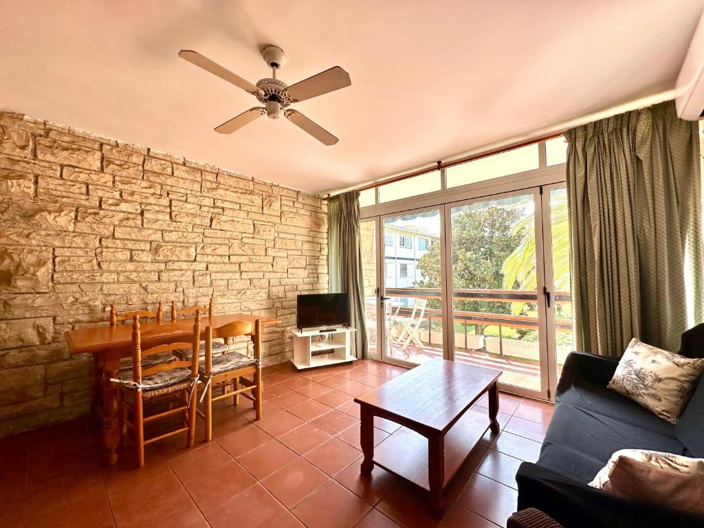 Home Ibiza Salou - 5