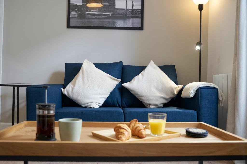 Gloucester Apartments by Kahuna Stays, Ideal for Students, Contractors, Professionals & Visitors, Gloucester