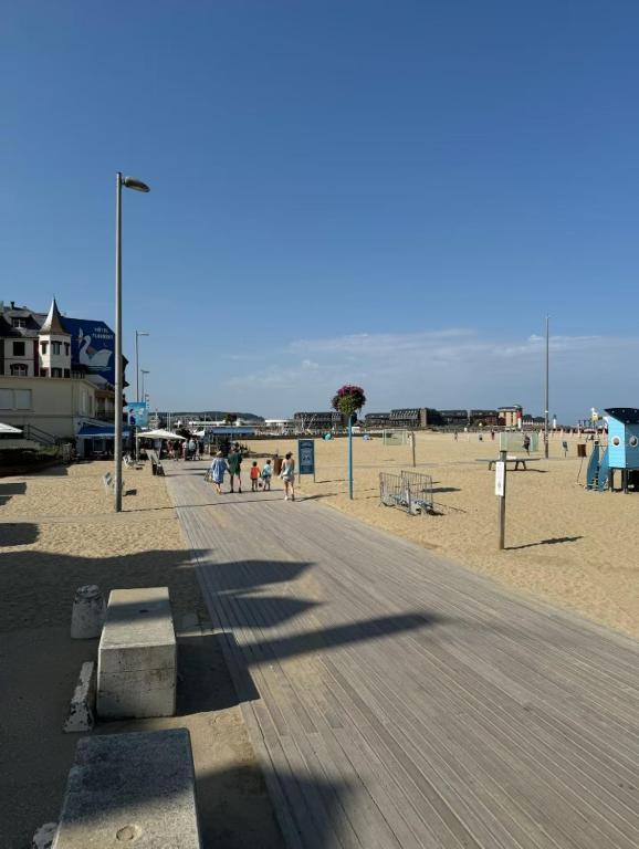 Ton petit coin de paradis avec balcon au Trouville Palace - 5
