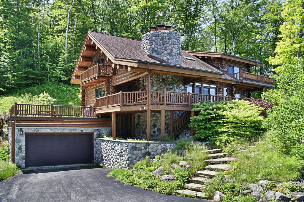 Viewtopia, Suttons Bay