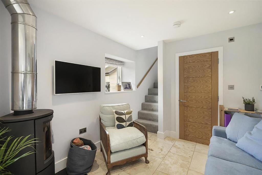 Cosy converted granary set in quiet countryside, Totnes