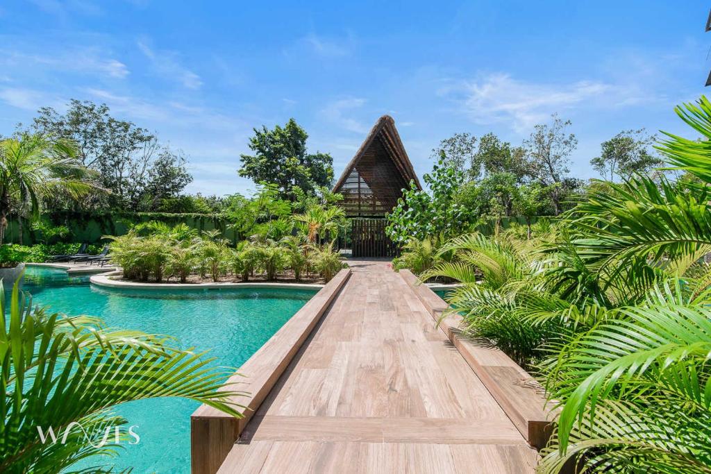Stylish Pool View • 1BR w/Balcony • Sauna + Gym - 5