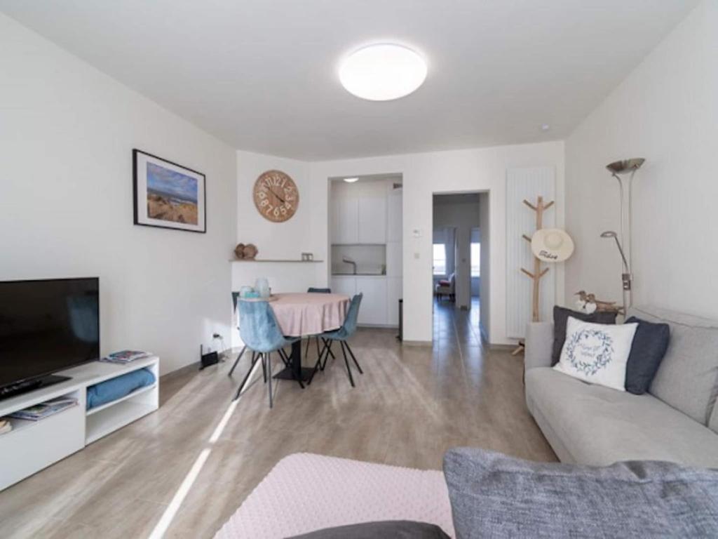Apartment by North Sea with Stunning Views, Middelkerke