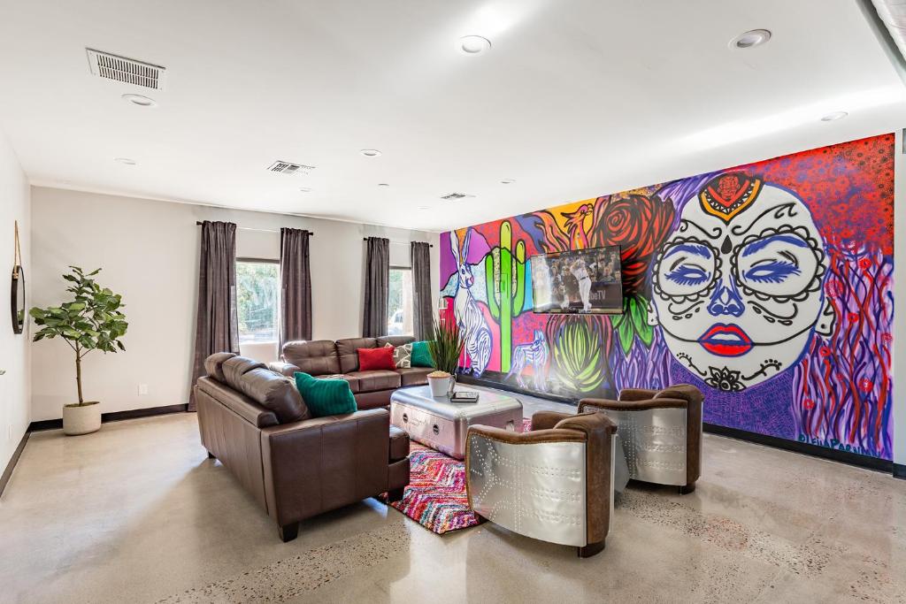 Synergy - Pool Table - In the Middle of Old Town!, Scottsdale