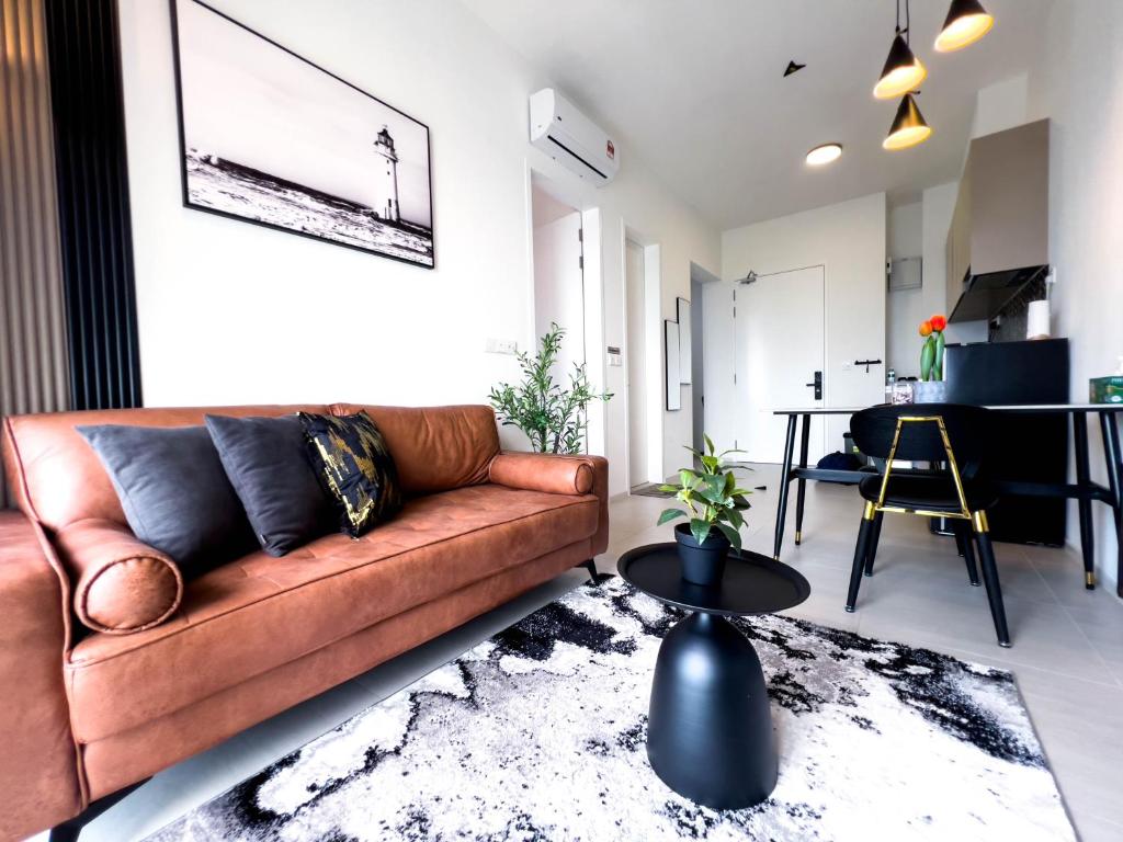 Premier Stay KL - Bangsar South - King Bed - Work Space - Near LRT, VE, Conexxion, Kuala Lumpur