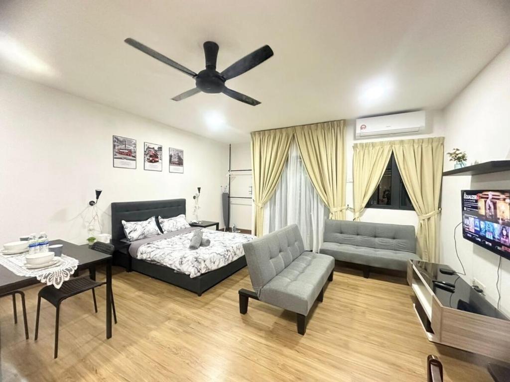 Simfoni - Big Balcony, Self Check In, Free Netflix, 200mbps Wifi, Parking at level 1, Serdang