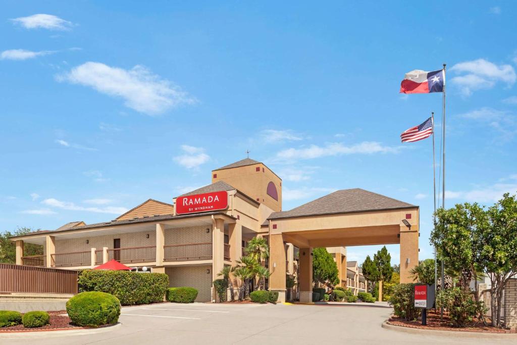 Ramada by Wyndham San Antonio Near SeaWorld - Lackland AFB, San Antonio
